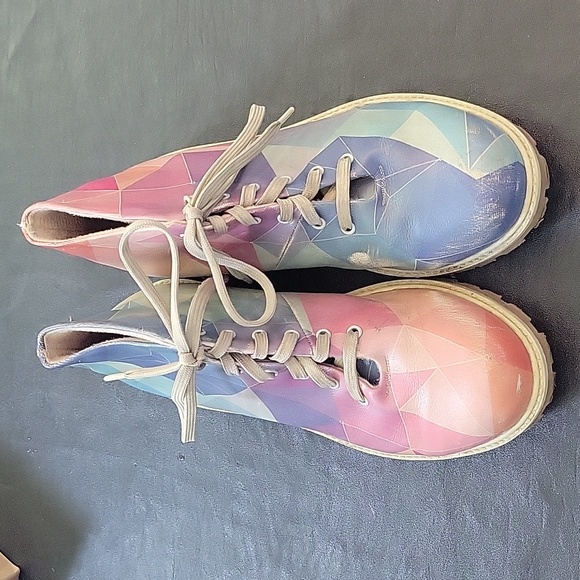 DoGo Vegan Leather Mid Top Sneakers size 10 - Picture 1 of 7